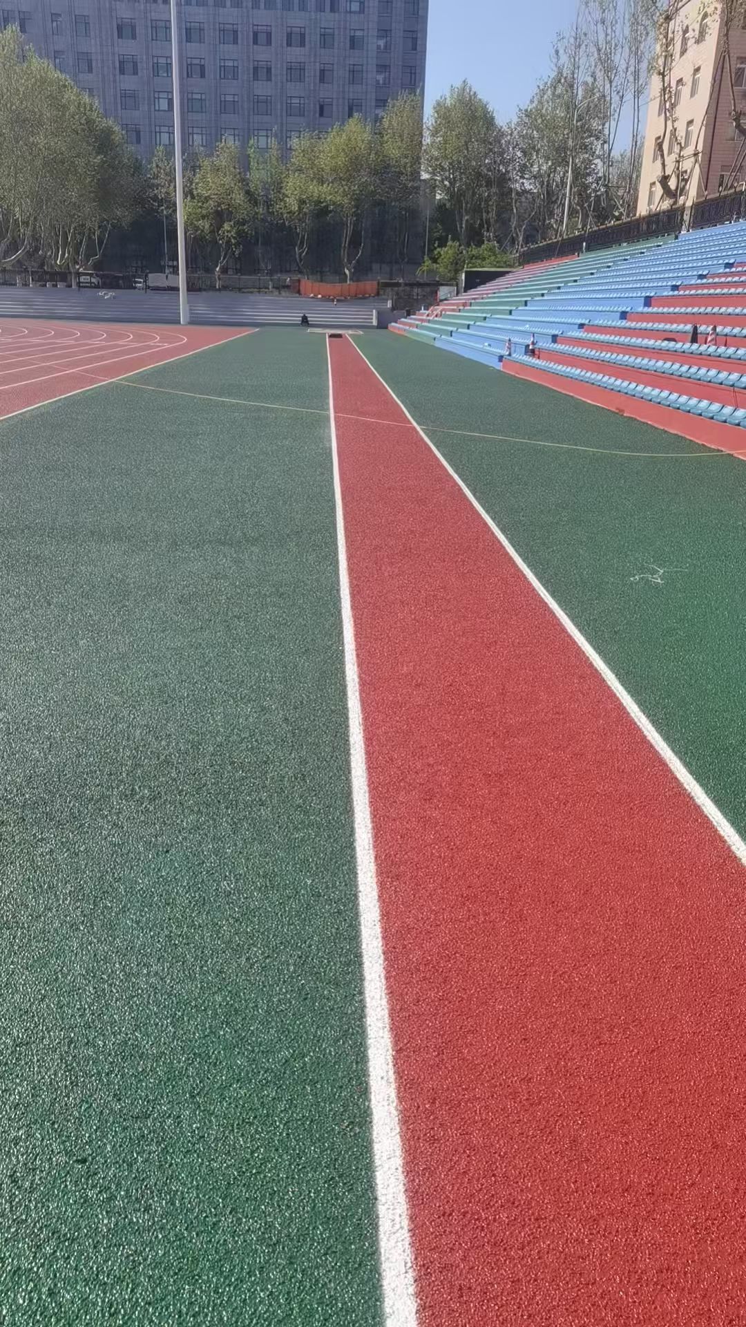 烟台市仿真草坪透水跑道 - 价格
