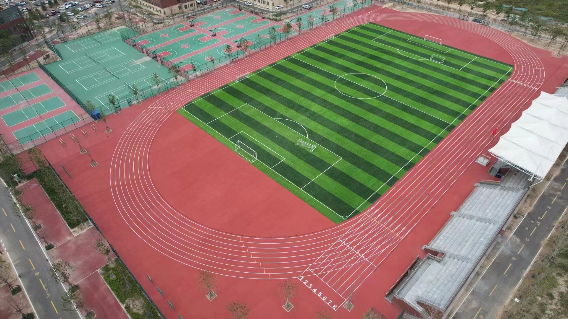 烟台市足球场人造草坪预制型跑道 - 厂家